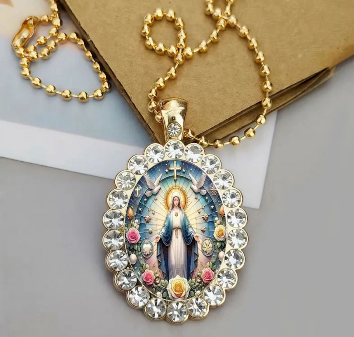 Colgante de la virgen maría